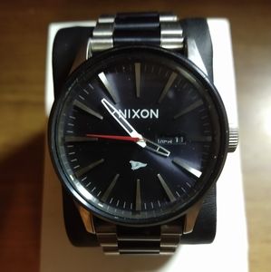 Nixon sentry ss watch